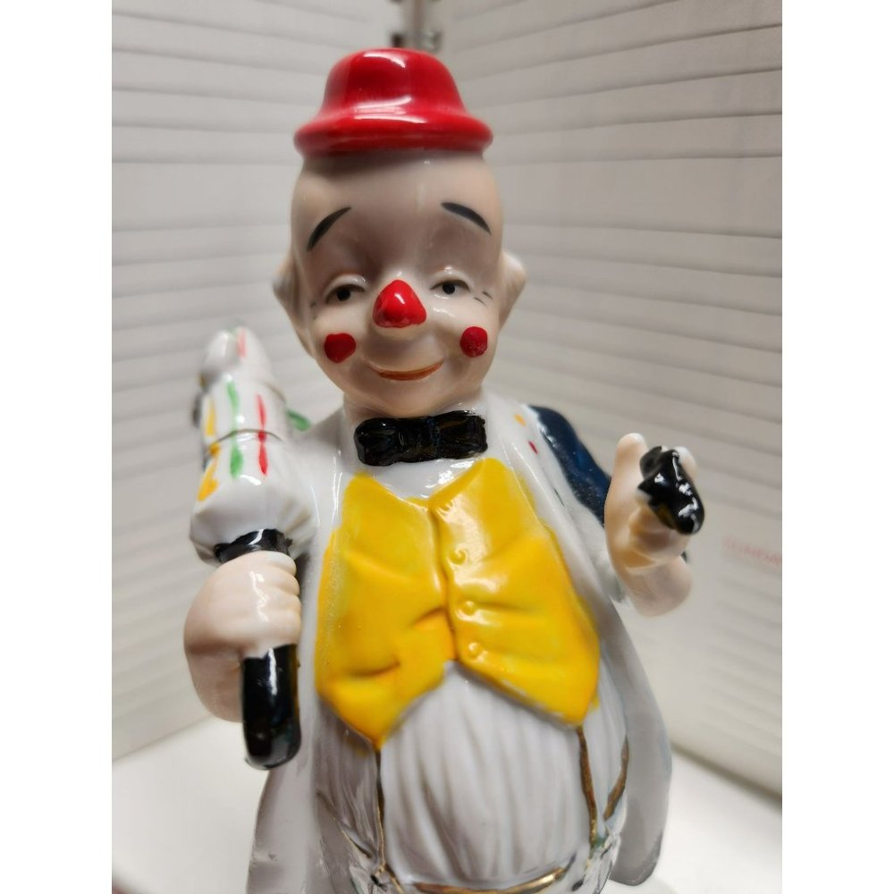 Vintage Nanco Hand painted Clown Figurine cigar and umbrella